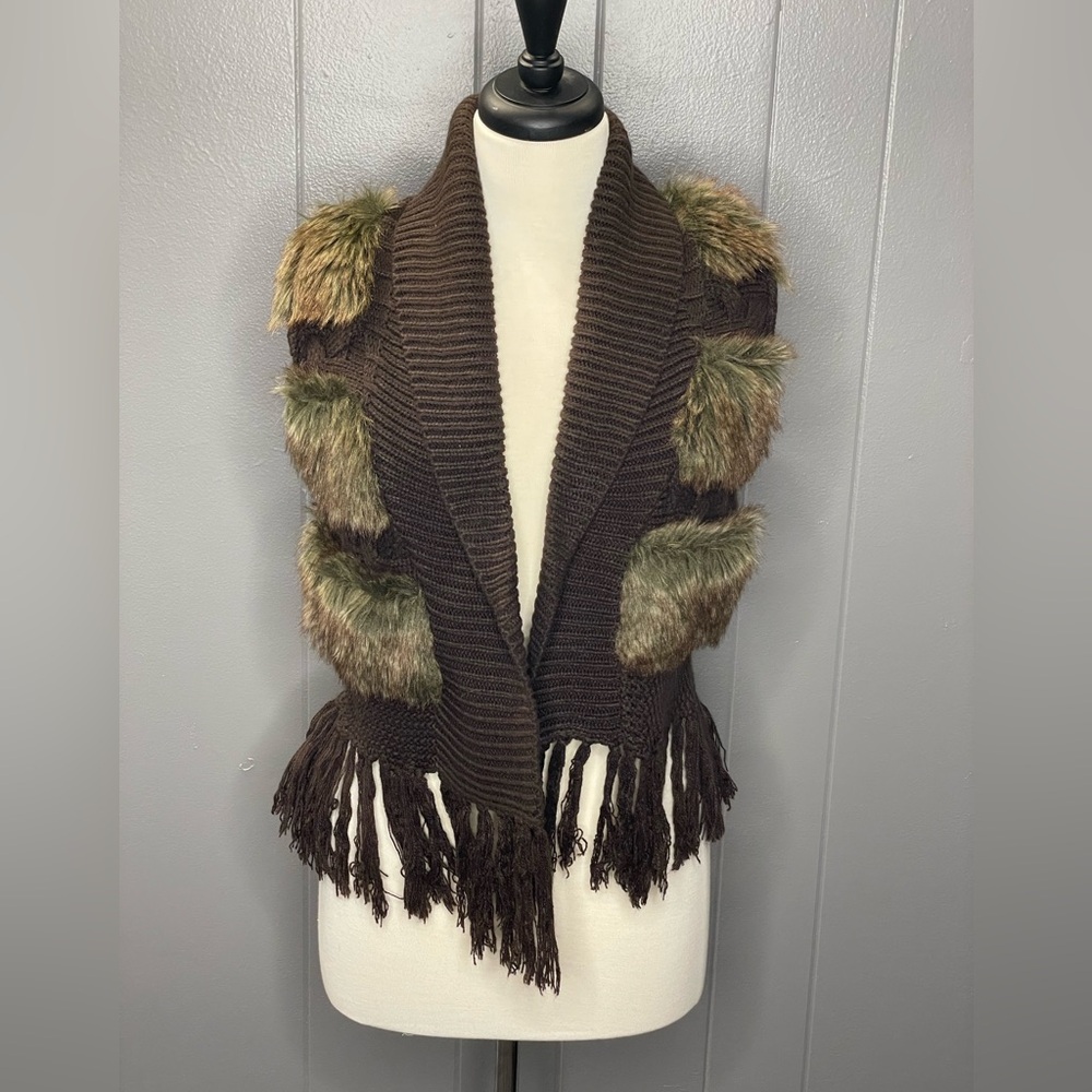 Vintage Pink Rose sweater vest with tassels. Size Large.